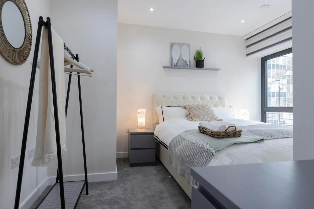Apartment In Aldgate East 3 London 0*,  United Kingdom